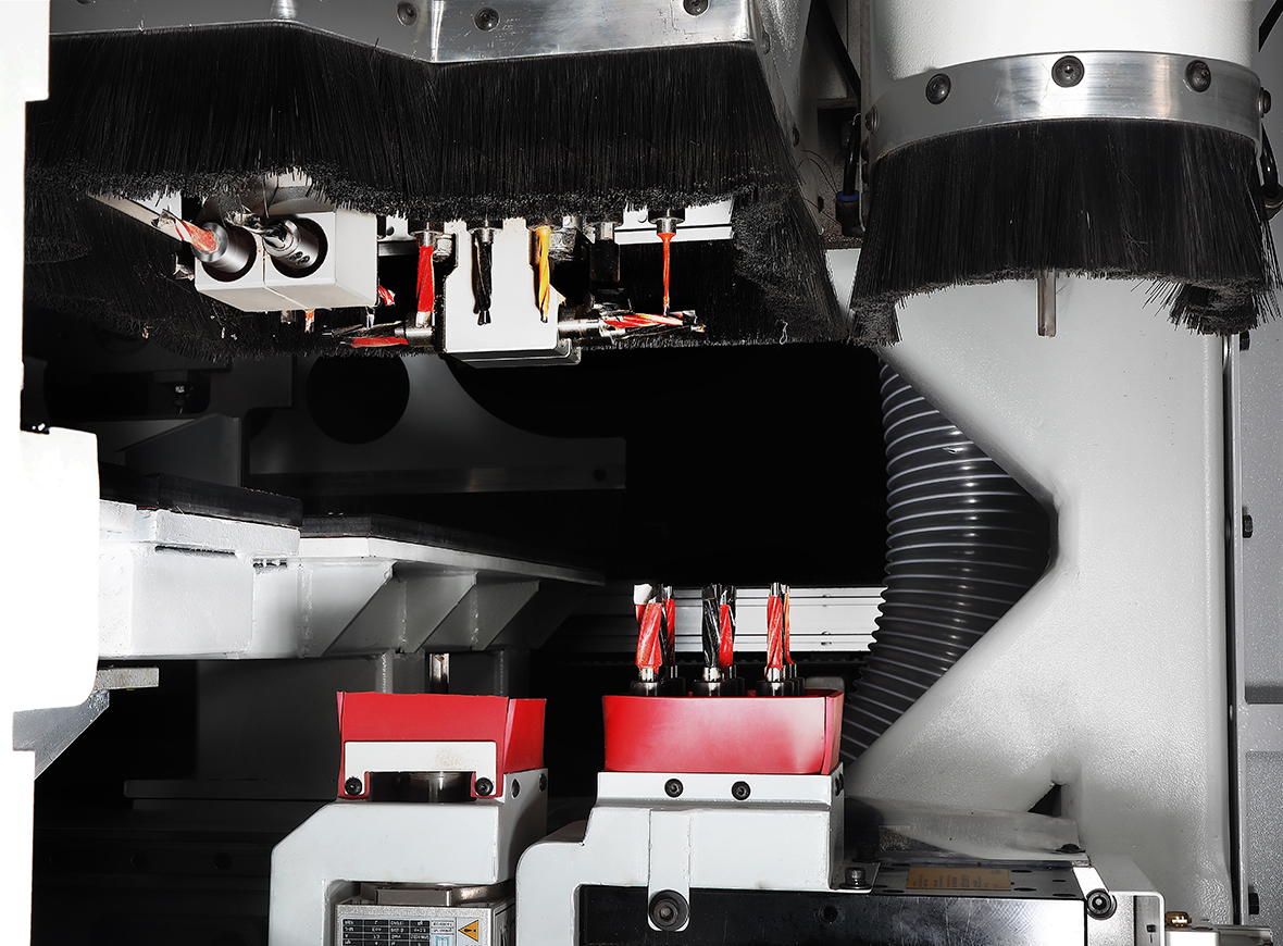 上下垂直鉆及水平鉆孔總成，銑槽裝置