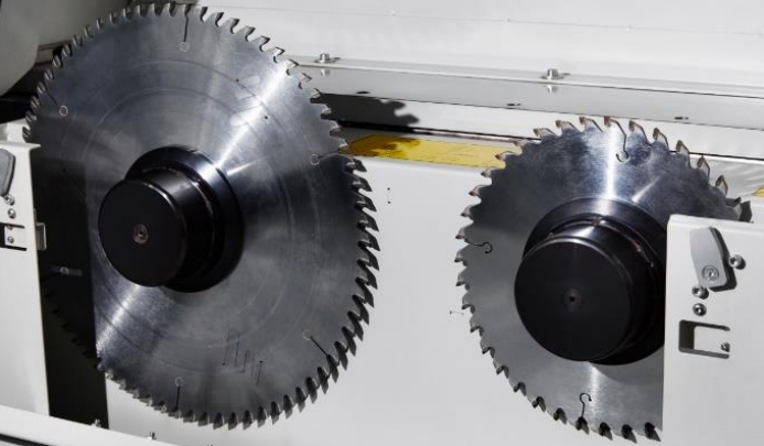 法蘭盤緊固結(jié)構(gòu) 槽鋸對(duì)刀電腦調(diào)節(jié)