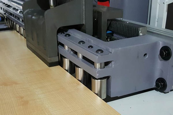 自動(dòng)側(cè)靠裝置